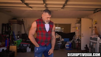 [Bareback, Muscle, Sex] Muscular Dilf Barebacks Young Neighbor